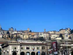 11 0219 citt alta nel blu