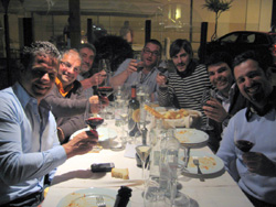 08 0616 Amo i tavoli di uomini