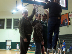 09 0320 canestro caduto